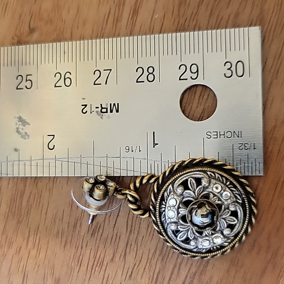 Sweet Romance filigree dangle earrings - Picture 4 of 4